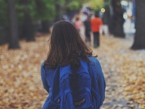 Чак 80 одсто деце не прича о доживљеном сексуалном насиљу – како им помоћи да проговоре док не одрасту