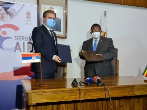 Србија Зимбабвеу донира вакцине и 65 тона намирница
