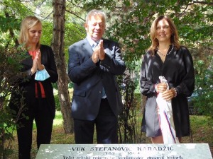 Братислава: Откивена спомен-плоча Вуку Караџићу