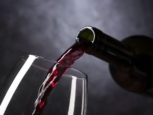 Три чаше црног вина недељно помажу у снижавању крвног притиска
