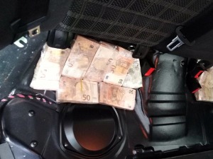 Нова велика заплена на Хоргошу – одузето 140.000 евра, ухапшен осумњичени за прање новца