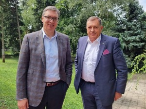 Вучић Додику предао преднацрт Закона о заштити српског језика и ћириличног писма