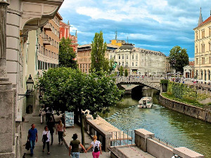 Дачић: Србима у Словенији дати двојно држављанство