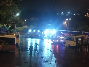 Пожар у гаражи ГСП-а на Карабурми, запалила су се четири аутобуса
