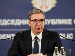 Вучић стигао у Словенију, на Бледу важни састанци са званичницима