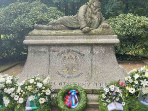 Обновљен споменик српском војнику у Kенигсбрику