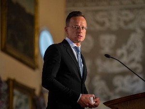 Сијарто: ЕУ треба проширење, Србија кључна