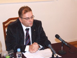 Преминуо Шандор Егереши