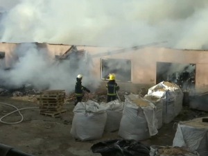 Пожар у фабрици намештаја у Пироту, нема повређених