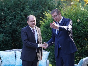Вучић се састао са Кристијаном Шмитом