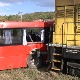 Судар теретног воза и аутобуса у прокупачком насељу Драгања, нема повређених 