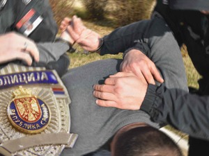 Ухапшен осумњичени за крађе у Београду - старијим женама кидао златне ланчиће са врата