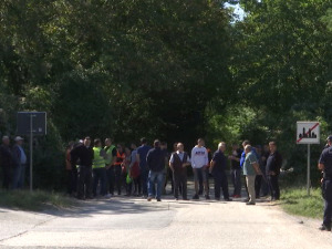 Блокада каменолома код Параћина, еколошки активисти зауставили транспорт кречњака