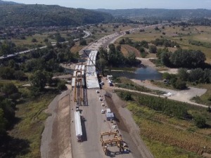 На првој деоници Моравског коридора ради се у три смене, завршетак у наредних седам месеци