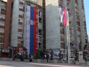 У српским срединама на КиМ подигнуте заставе Србије поводом Дана српског јединства