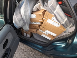 Хоргош, спречено кријумчарење 32 лаптопа испод ћебета