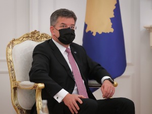 Лајчак завршио посету Приштини, отишао у Скопље