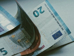 Пензионерима сутра стиже 50 евра