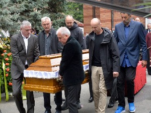 Дуда Ивковић сахрањен у Београду, светски и европски шампиони испратили кошаркашког оца