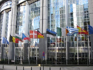 ЕУ предлаже састанак Вучића и Куртија у Бриселу