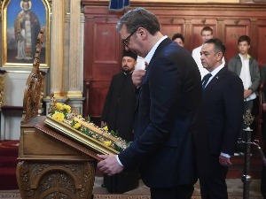 Вучић боравак у Будимпешти почео посетом Цркви Светог Ђорђа