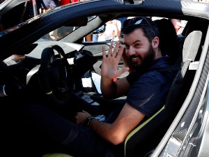 Сви тајкуни личе једни на друге, само је Мате Римац срећан на свој начин Сви тајкуни личе једни на друге, само је Мате Римац срећан на свој начин