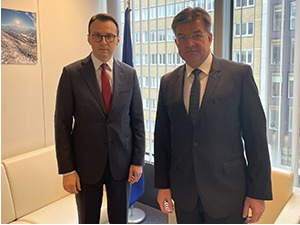 Петковић са Лајчаком о решењу кризе на северу КиМ