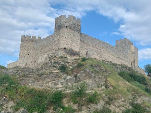 Траг антике, прича прва