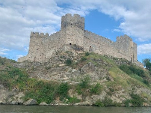 Траг Антике, прича прва