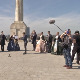 Нек се вије српско коло...
