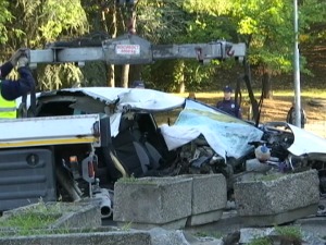 Тешка несрећа на Коњарнику – две особе погинуле, због велике брзине возач изгубио контролу и ударио у бандеру