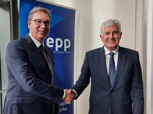 Вучић и Човић разговарали о Дејтонском споразуму