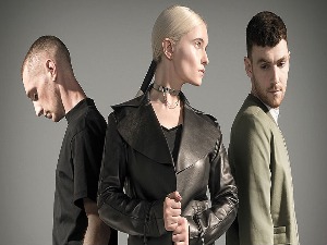 Широм затворених очију