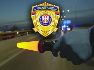 Направио карамбол – дрогиран возио у супротном смеру, слетео с пута и оштетио аутомобиле