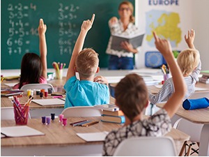 Од бубања лекција до знања – припрема ли школа децу за живот