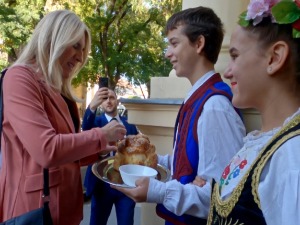 Жељка Цвијановић посетила Српски образовни центар "Никола Тесла" у Будимпешти