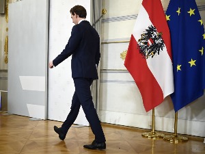 Курц поднео оставку, Шаленберг нови аустријски канцелар