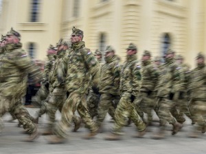 Будући командант Кфора, мајор мађарске војске Ференц Кајари