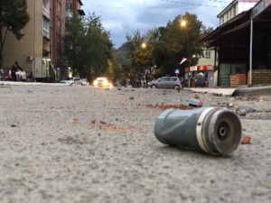 Мирно али напето на северу Косова и Метохије, рањени Софронијевић ван животне опасности