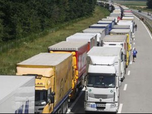 На прелазу Шид теретна возила чекају пет сати