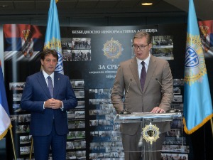 Вучић: Неће одлучивати ни партије ни медији ко ће шта да ради у МУП-у