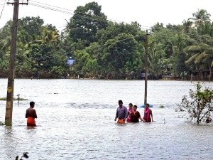Поплаве и клизишта у Индији, најмање 22 погинула