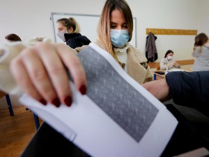 Српска листа прогласила победу у свих десет општина са српском већином Српска листа прогласила победу у свих десет општина са српском већином