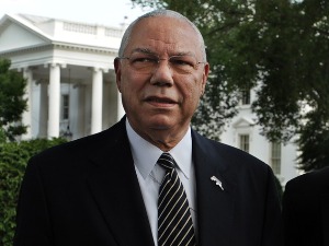 Преминуо Колин Пауел