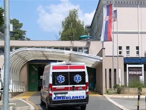 Тешко рањени Србин превезен у Ургентни центар у Београду