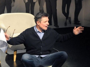         Аутопортрет: Небојша Дугалић