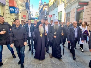 Срби и Сарајево данас, између хармонике и литургије: Хладне воде са Башчаршије Срби и Сарајево данас, између хармонике и литургије: Хладне воде са Башчаршије