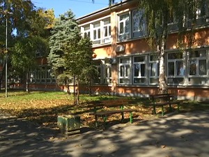 Лоша времена открију добре људе – девојчицама из Борче мајка је преминула од короне, али нису саме