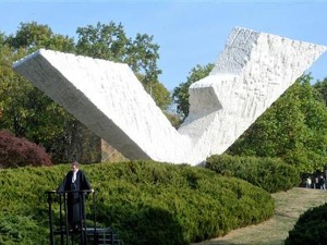 Осамдесет година од стрељања недужних цивила у Шумарицама, страдало је и 300 ђака и наставника