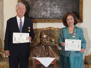 Орден Николе Тесле за престолонаследника Александра и принцезу Катарину